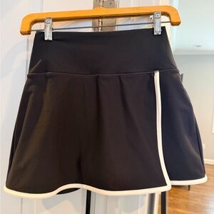 Abercombue YPB sculptlux Skort  Black Skort with White Trim